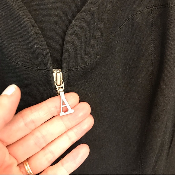 ANNE KLEIN | Vintage Black Sleeveless Top w/ Front Zipper & 3 Zipped Pockets - Picture 7 of 16